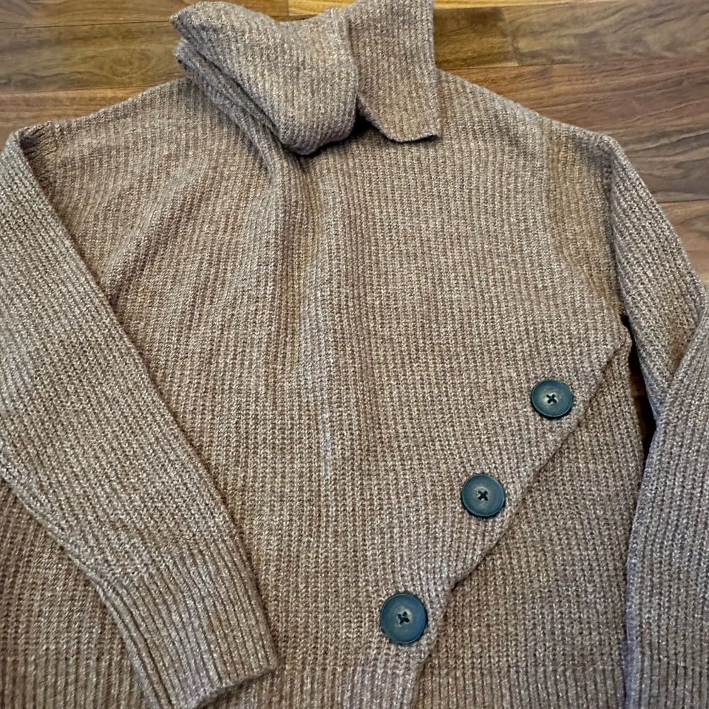 Women’s sweater